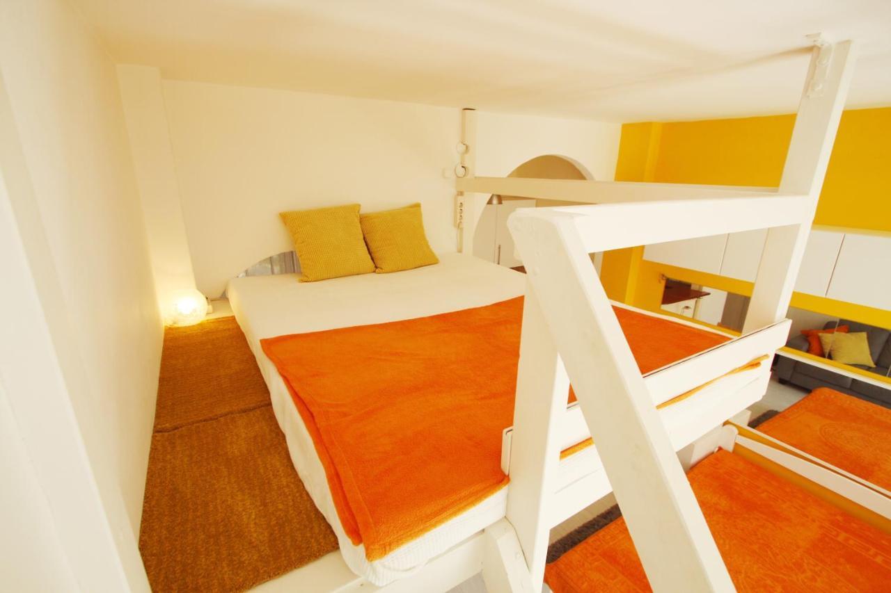 Sunny Studio With Balcony In Party District 布达佩斯 外观 照片